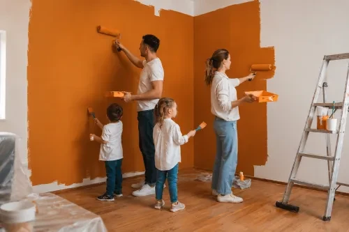 familia pintar casa